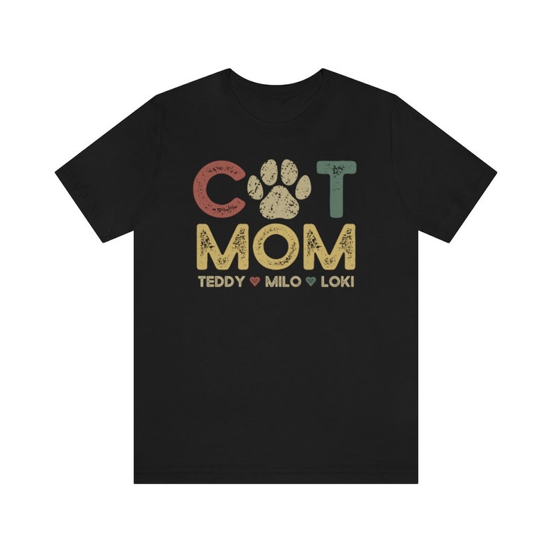 Cat Mom Shirt with Cat Names, Personalized Gift for Cat Mom, Custom Cat Mama Shirt with Pet Names, Cat Owner Shirt, Cat Lover Mothers Day Black