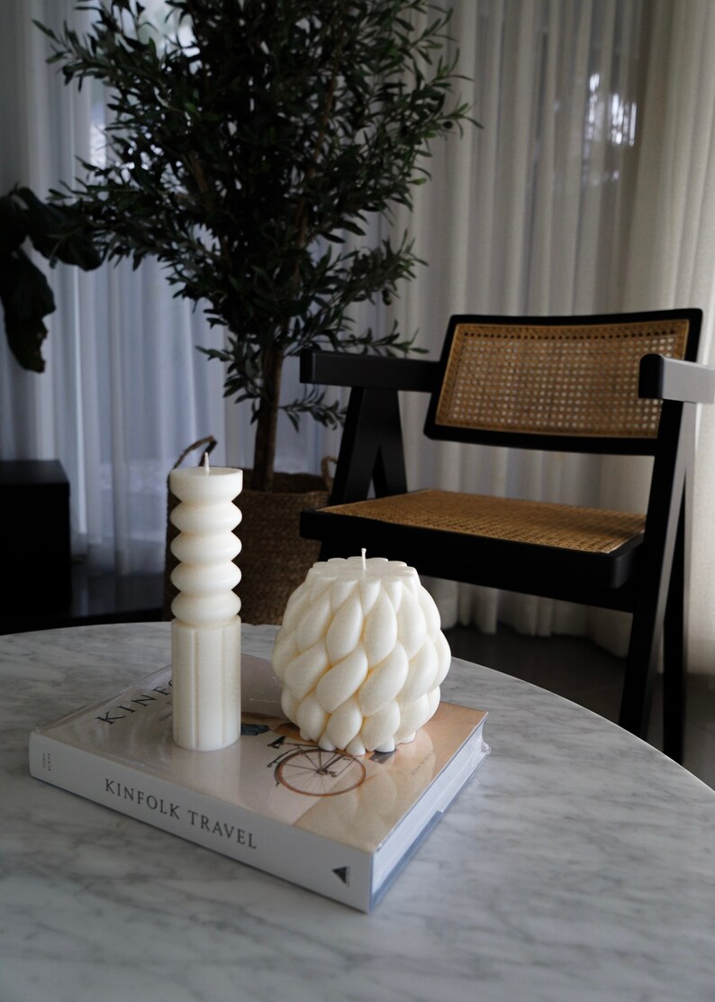 Totem 20cm tall ribbed sculptural candle image 1