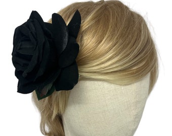 Black velvet rose crocodile alligator clip.