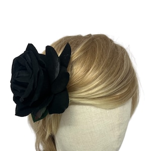 Black velvet rose crocodile alligator clip.