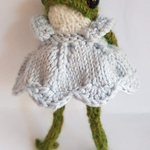 Froggy's Dress / Apron pattern knitting pattern DIGITAL PDF image 4