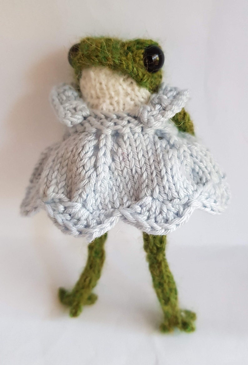 Froggy's Dress / Apron pattern knitting pattern DIGITAL PDF image 4