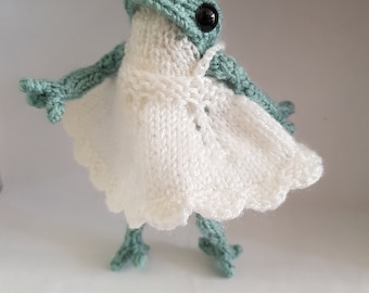 Froggy's Dress / Apron pattern -knitting pattern DIGITAL PDF