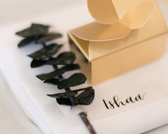 Eucalyptus Sprig Placename | Dried Flowers | Eucalyptus Wedding Favour | Personalised Greenery NameTag | Eucalytpus Branch Place Setting