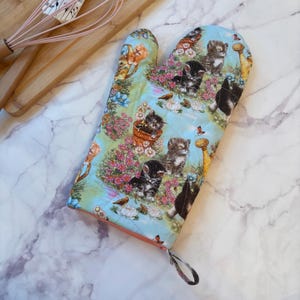 Vintage Cat Print Oven Mitt