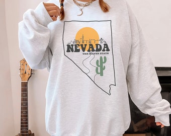 Nevada The Silver State Desert Vibes | Personalisiertes Geschenk | Custom Design Grafik Unisex Heavy Blend Crewneck Sweatshirt
