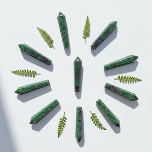 Ruby Zoisite Point 50mm, Undrilled Polished Gemstone, Ruby Zoisite Terminated Point, Hexagonal Wire Wrapping Crystal. UK Seller.