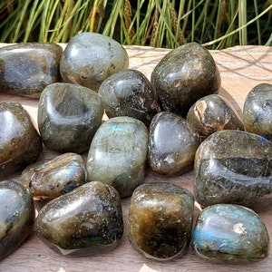 Labradorite Tumbled Stone, Premium Quality 'A' Grade, You choose the size you would like !! UK Seller