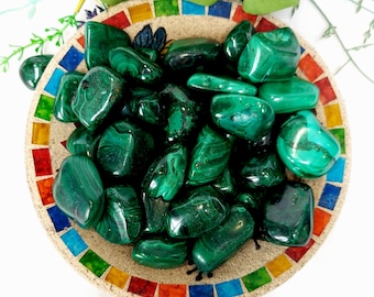 Malachite Tumble Stone, Natural Polished Crystal for Crafting, Jewellery Making & Collecting, UK Seller.