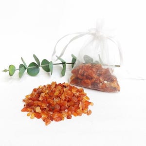 Carnelian Semi Tumbled Mini Chips, Natural Polished Crystal for Crafting, Jewellery Making & Collecting