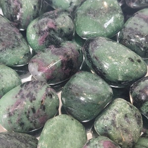 One Ruby Zoisite Tumbled Stones, Premium Quality &#39;A&#39; Grade, You choose the size you would like !! UK Seller