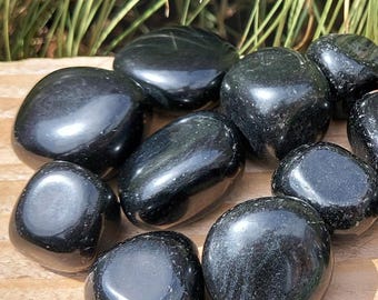 Black Obsidian Tumbled Stone, Natural Polished Crystal for Crafting, Jewellery Making & Collecting