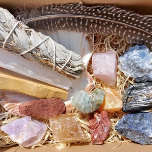 15 Piece Crystal & Sage Kit Rough Crystal Premium Quality Raw Crystals Sage Palo Santo Selenite Shell Pack Smudging Cleansing Healing Set