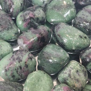 Ruby Zoisite Tumbled Stone, Natural Polished Crystal for Crafting 15-25mm or 25-30mm, Jewellery Making & Collecting, UK Seller