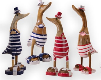 2x Holz Ente mit Hut und Flip-Flops Garten Deco Figur aus Bambus Wurzel und Teak Holz Bikini PAAR handbemalt 27 cm hoch