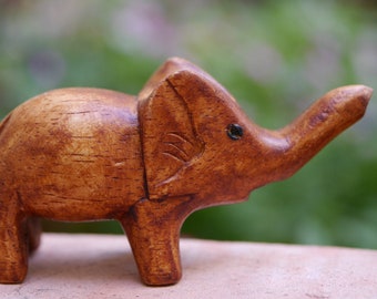 Holzelefant mit Rüssel Hoch Miniatur Schnitzerei