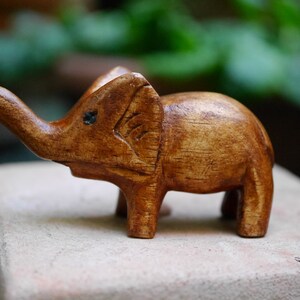 Holzelefant mit Rüssel Hoch Miniatur Schnitzerei Bild 7