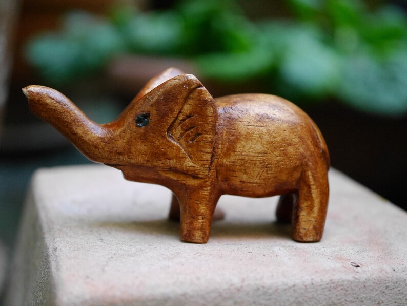 Holzelefant mit Rüssel Hoch Miniatur Schnitzerei Bild 7