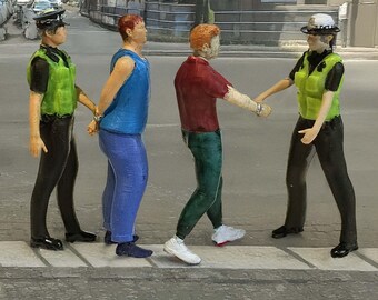 Unpainted Police Arresting Suspects Figures - Model Railway Scenery
