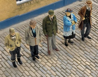 Rural Pensioners - Unpainted- Model Railway Figure - N/TT/OO/O scale