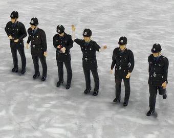 Unpainted 1960s Policemen Figures: Model Railway N/TT/OO/O Scale