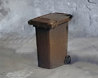 Unpainted Wheelie Bins (x4): Model Railway, N/TT/OO/O Scale