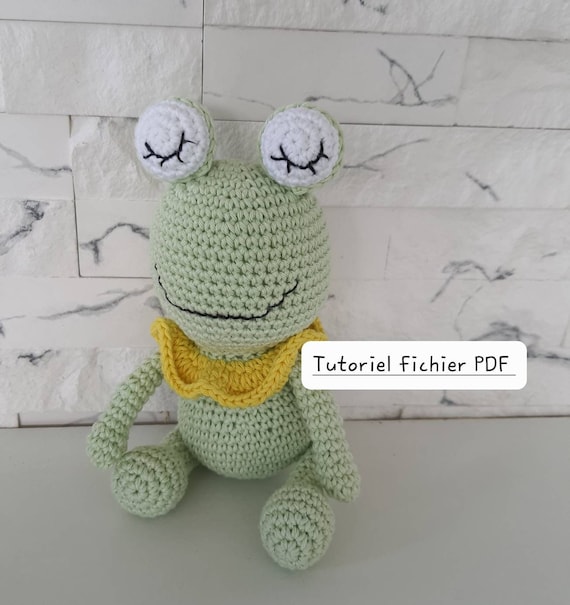 Grenouille, doudou très doux, en peluche fait main au crochet, neuf 26