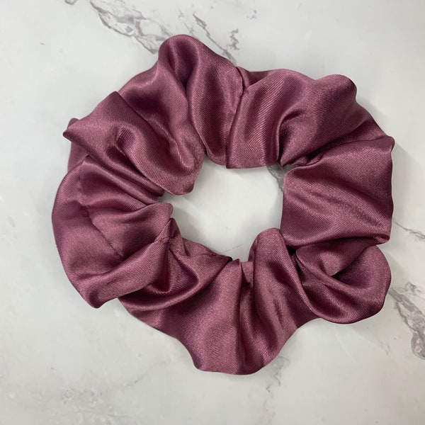 Aubergine Seide Scrunchie