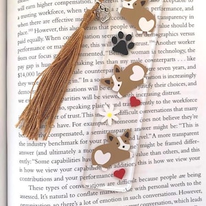 Corgi dog charm bookmark, Welsh Corgi bookmark,  animal bookmark, cute dog bookmark, dog lover gift, dog mom gift, dog mom bookmark