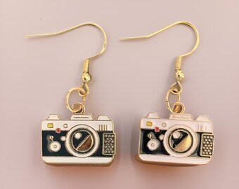 Retro Camera Dangle Earrings, Vintage Camera Stuff, Cute camera earrings, Retro earrings, Photographer, earrings, photographer gift