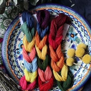PLANT DYED Set of 7 Naturally Dyed Wool Floss // Thread // Crewel Wool // Embroidery // Mending Darning Wool Skein Set