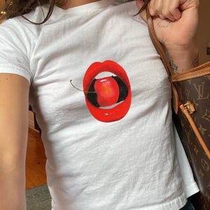 Cherry Y2K Baby Tee, Women&#39;s Fitted T-Shirts, Retro Cherry Mouth Shirt, Cute Top, Coquette, Retro 90s Fashion, Aesthetic Clothing, Vintage
