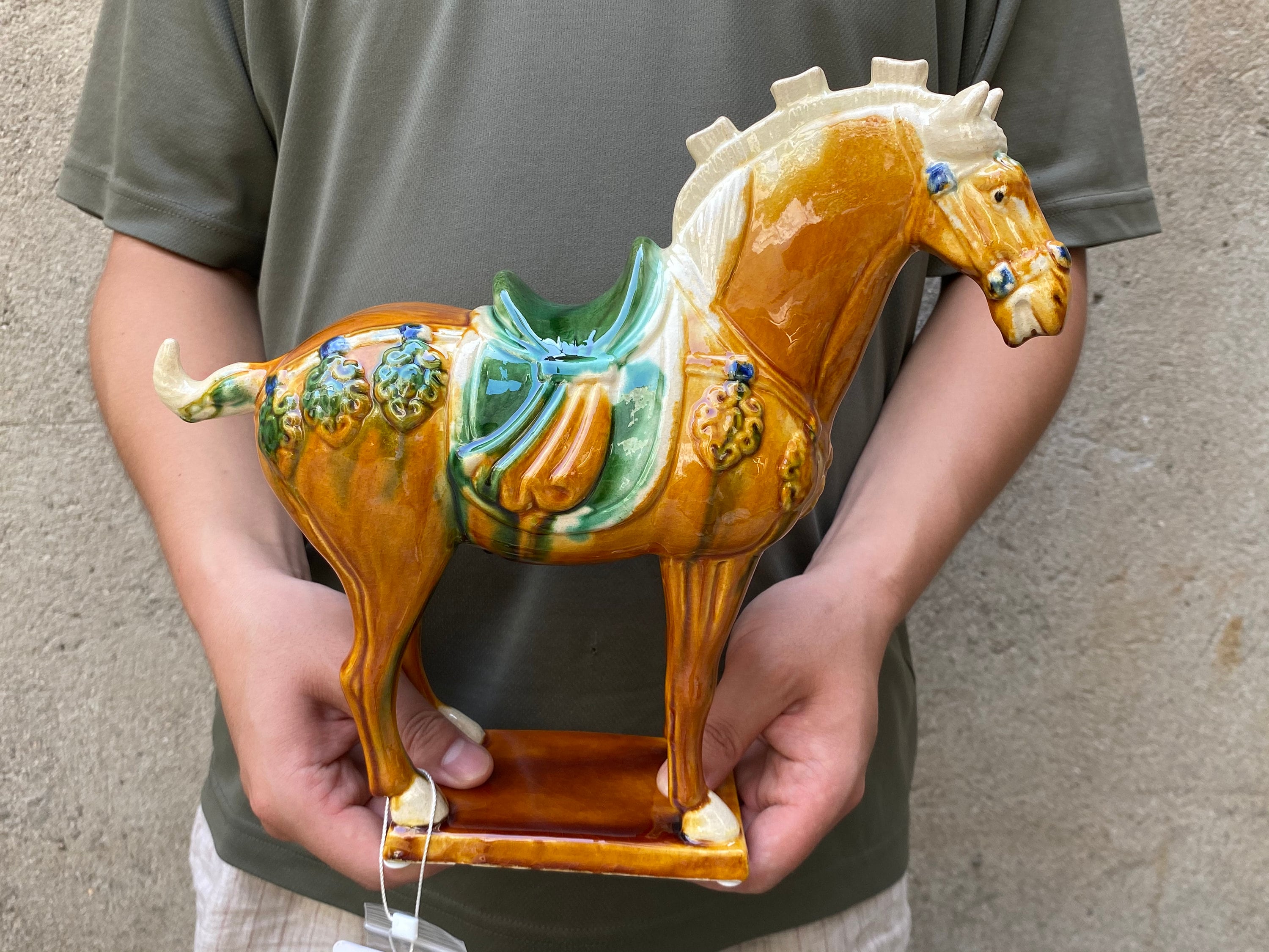中国陶磁器 唐三彩陶器軍馬像、古代中国唐馬磁器彫刻装飾干支ギフト 