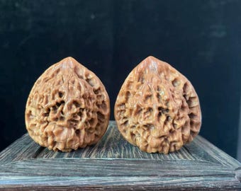 Pair Baoding Balls Walnut Chinese Health Exercise Stress Balls Hands Palm Back Foot Antique Natural walnut handheld artifact relieve stress