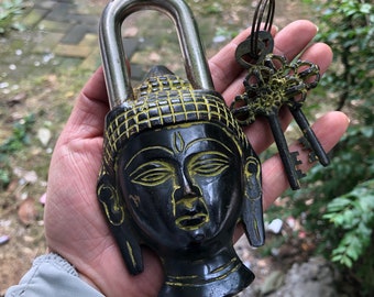 M226 Vintage Tibetan Nepalese Bronze buddha head statue padlock, six-character mantra, Antique Buddhist Lock with Key | Spiritual Decor Lock