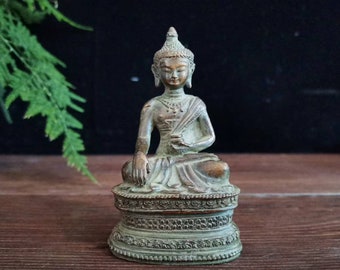 Vintage Copper Amitabha buddha Statue God longevity  and Healing Meditating Sculpture Eastern Enlightenment Buddhism meditation yoga Mh0831