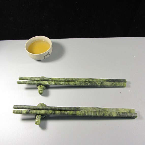 Set of 6 of Hand Carved Natural Green Jade Chopsticks With two cute Turtle Fish Dragon Rest Holder, Jadeite Fine Dining Nephrite Spinach g35