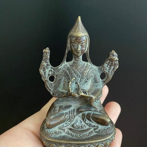 Vintage tibetan Copper Tsonkhapa buddha Statue and Healing Meditating Sculpture Eastern Buddhism meditation yoga Spiritual Buddhist altar