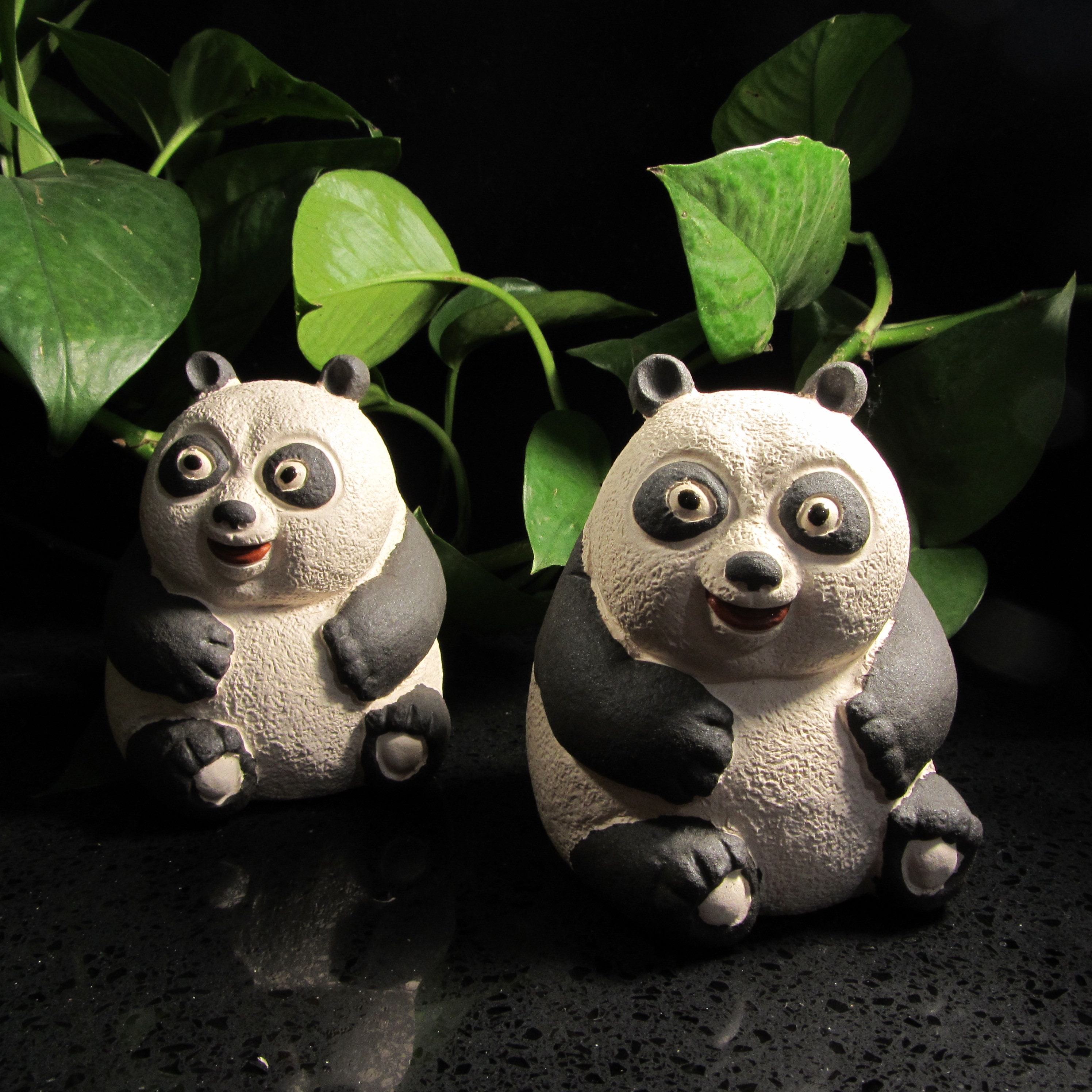 Chinese Zisha Handmade Panda Tea Pet Statue, Can Be Used as Home