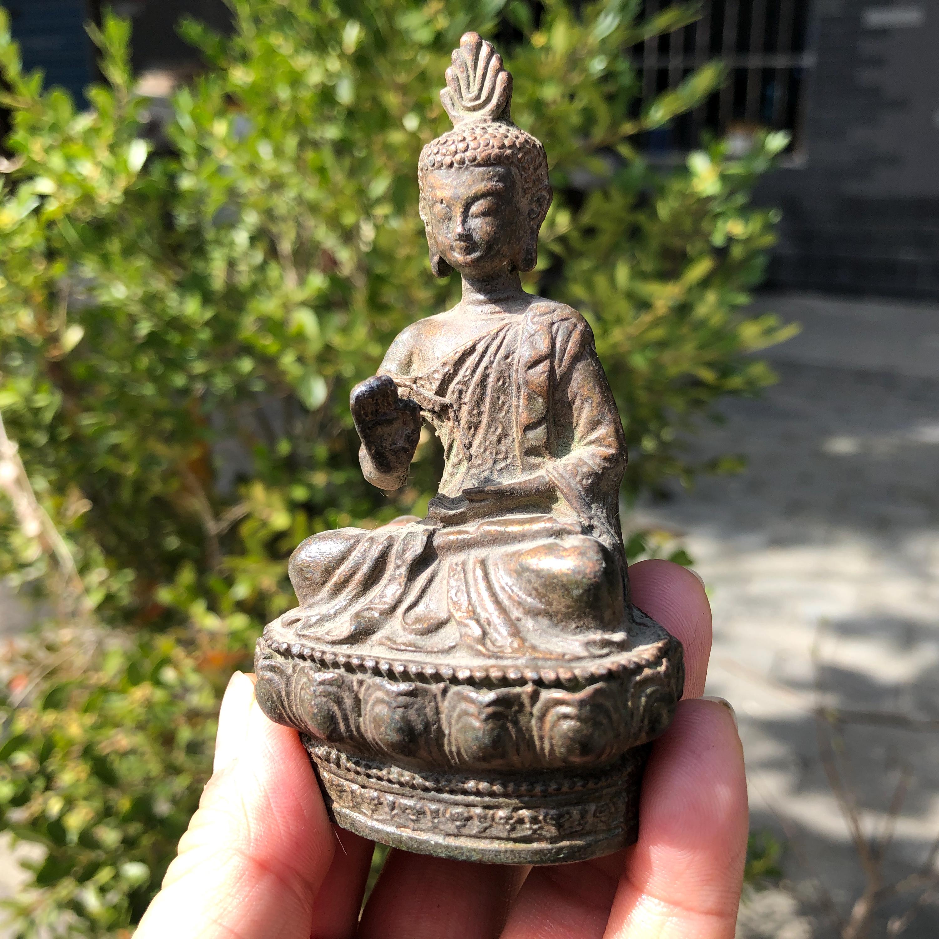 仏の装飾品、観音中国のチベット仏のブロンズ像ネパールの古い銅像