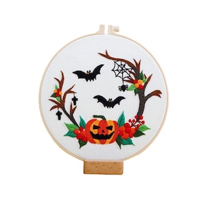 ハロウィン刺繍キット。ハロウィン刺繍キット一式。セット5：11キットから選択可能、初心者向け大人向け刺繍