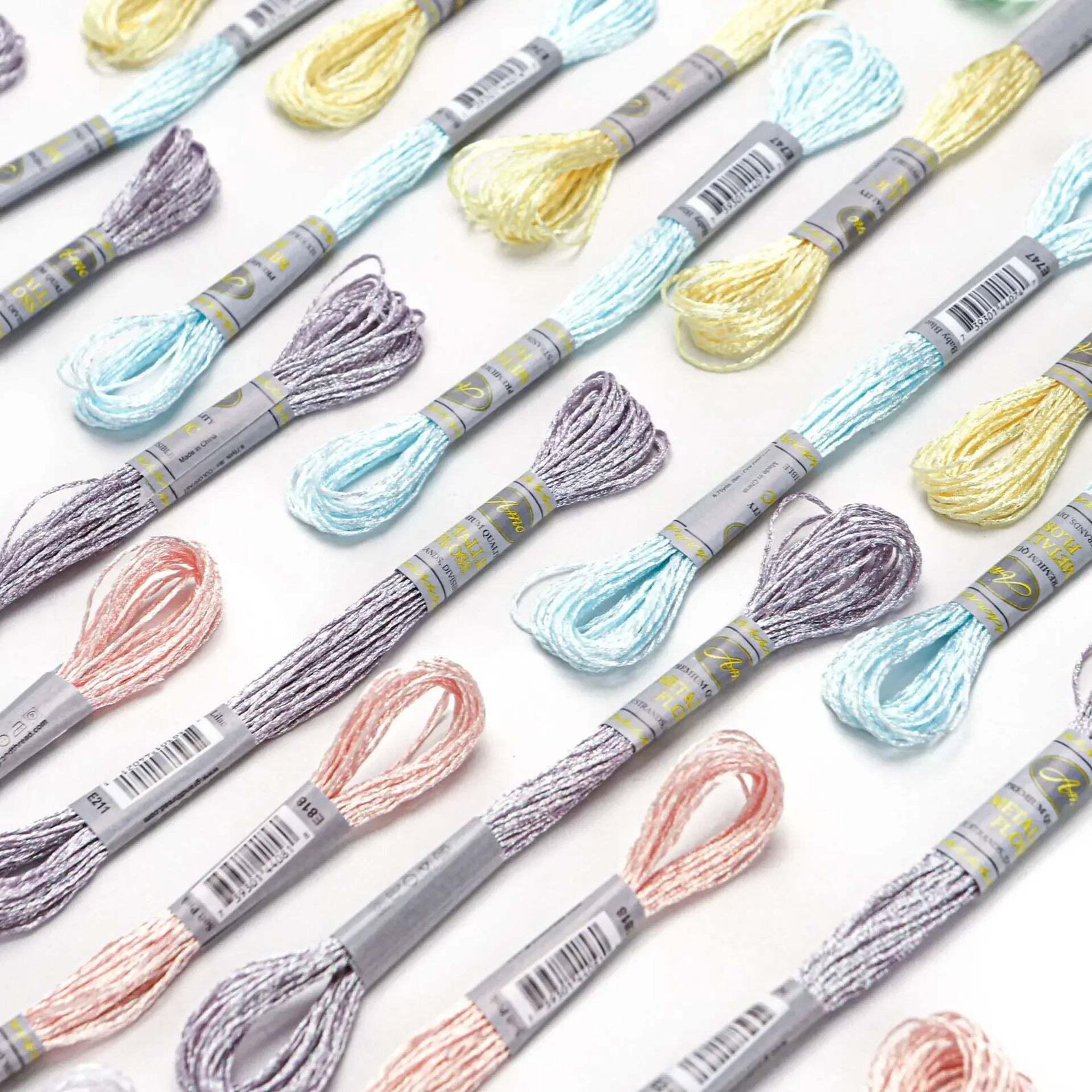 Light Effect Pearlescent Embroidery Thread. Pearlescent Effects High ...