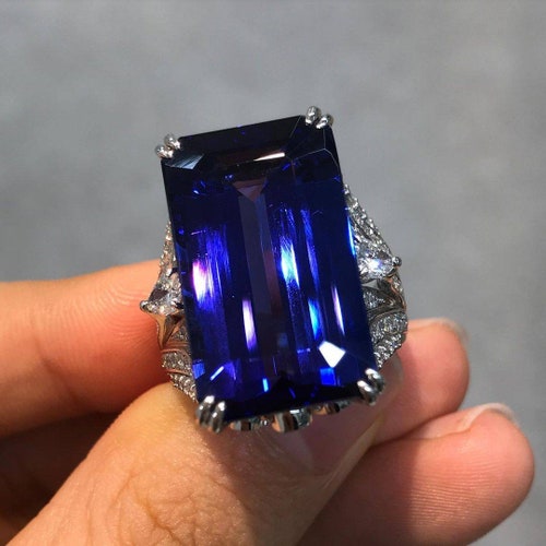 Very Luxurious Tanzanite Ring Vintage and Unique Design - Etsy