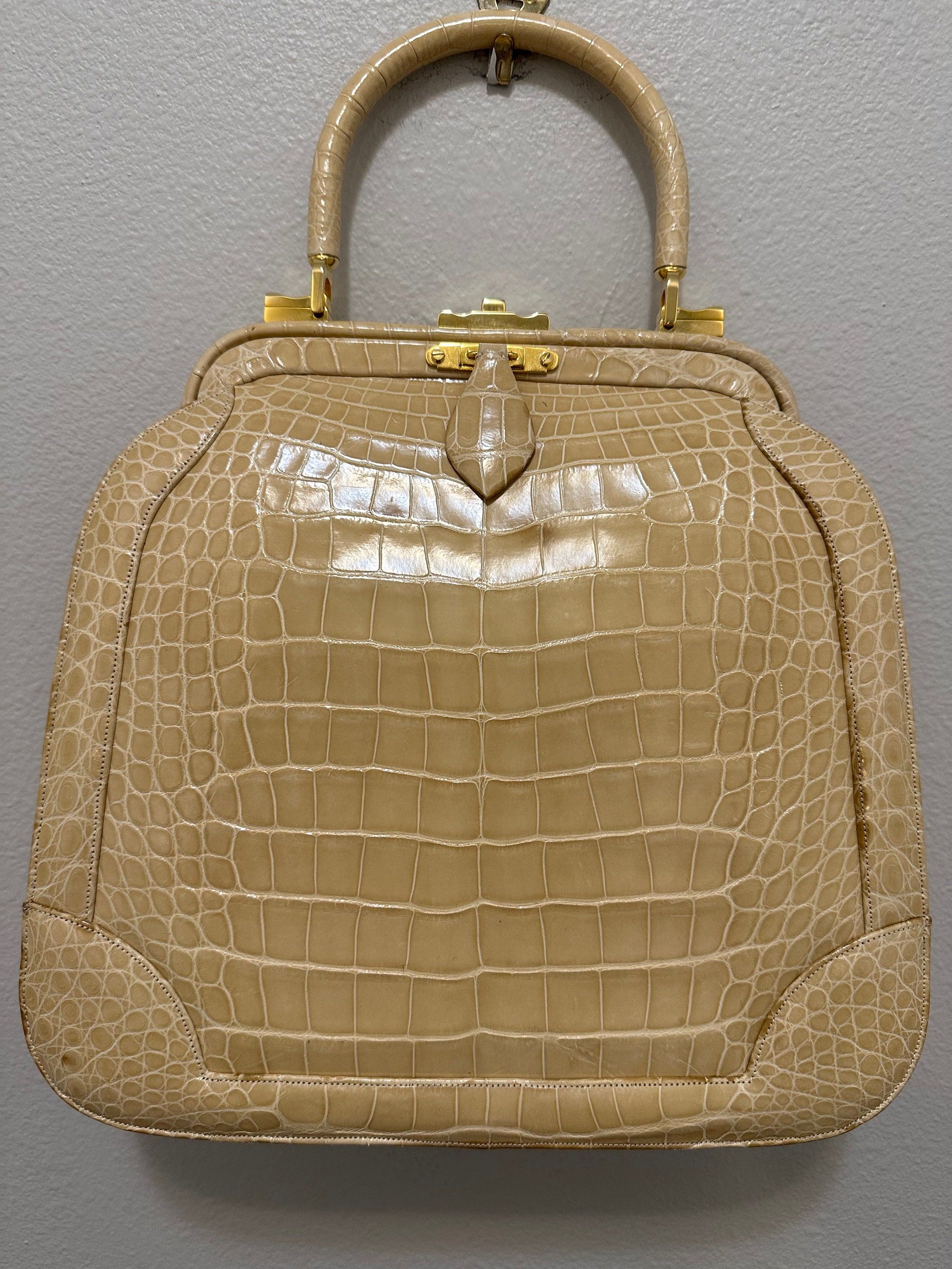 vintage 1960s alligator handbag Saks Fifth Avenue dark brown box bag frame  purse