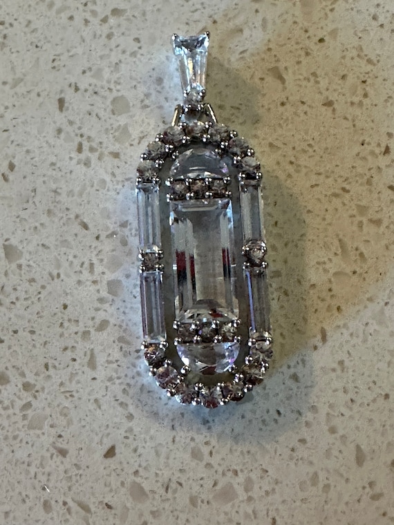 Vintage Crystal And rhodium Plated Pendant 1 3/4” 