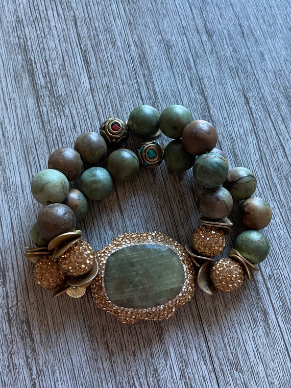 Double strand bracelet, small beads, has large mi… - image 6