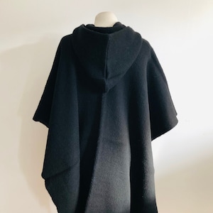 Schwarz, Unisex, Original, Südamerikanisch, Poncho, Kapuze, Handgemacht, Mantel, Cape, HANDGEWEBTE, Fair Trade Poncho, EINE GRÖSSE, Perfekt als Geschenk Bild 1