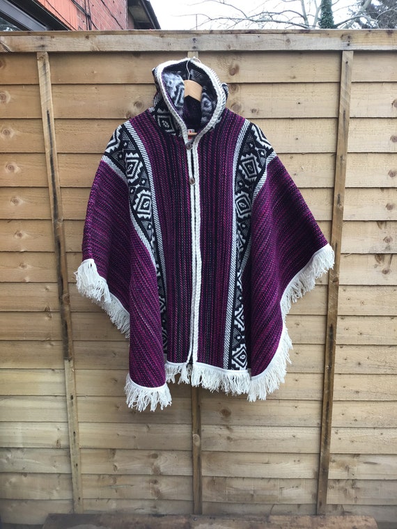 New Geometric Pattern Tassel Hooded Shawl Coat New Geometric Pattern Tassel Hooded Shawl Coat