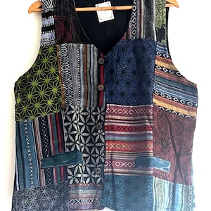 Chaleco de patchwork colorido hecho a mano: algodón orgánico del Himalaya, estilo bohemio de comercio justo.