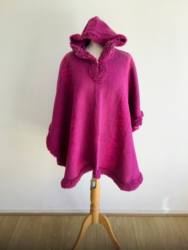 Women/'s Original Fucsia Poncho wool hooded llama coat Fair trade Handwoven in South America Jacket cape Perfect Gift